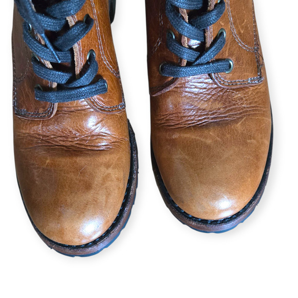 Frye Sabrina 6G Lace Up Distressed Leather Cognac Boot Ankle Booties Size 7.5 - Picture 7 of 10